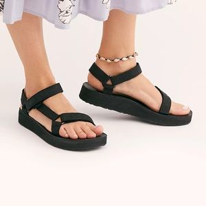 Teva Midform Leather Sandals
